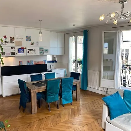 Tres Lumineux Apartment Paris